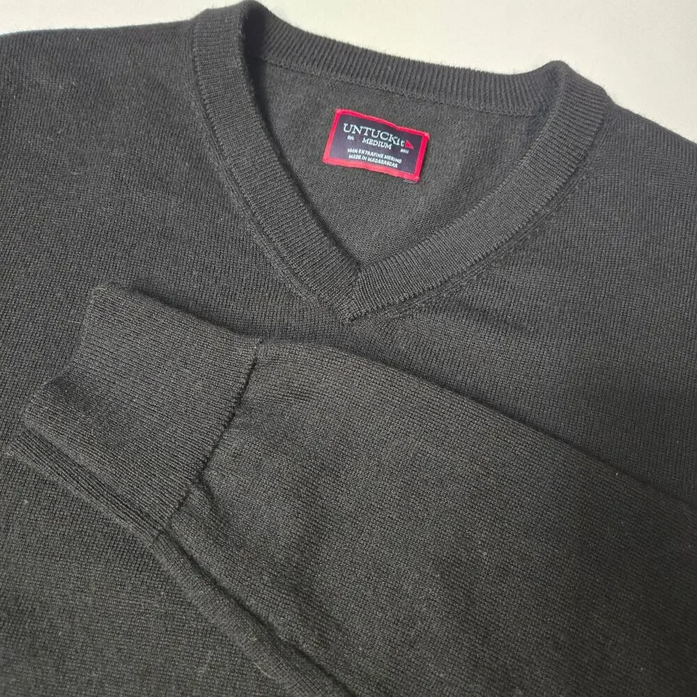 Untuckit Sweater Mens Medium Black 100% Merino Wool V Neck Pullover Preppy Knit
